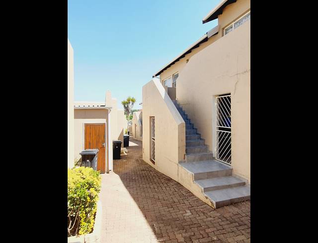 2 BEDROOM APARTMENT FOR SALE IN VORNA VALLEY